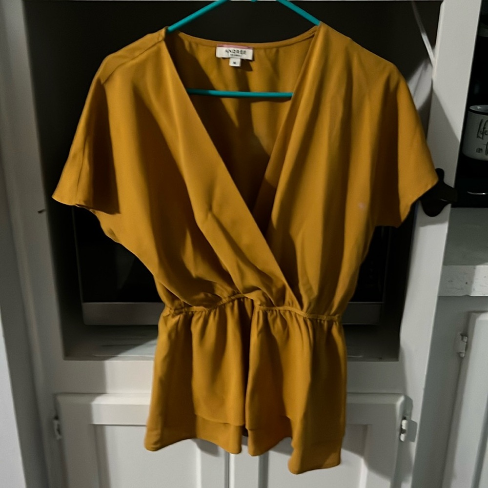 Andrea medium polyester blouse